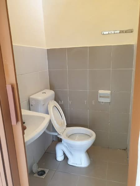2-storey Terraced House for Sale in Taman Scientex Pasir Gudang (Pasir Gudang) - SAMMY TEO - Bathroom - PropertyGuru.com.my