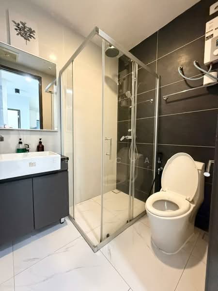 Condominium for Sale at Amberside @ Country Garden Danga Bay - Elyn Chai - Bathroom - PropertyGuru.com.my