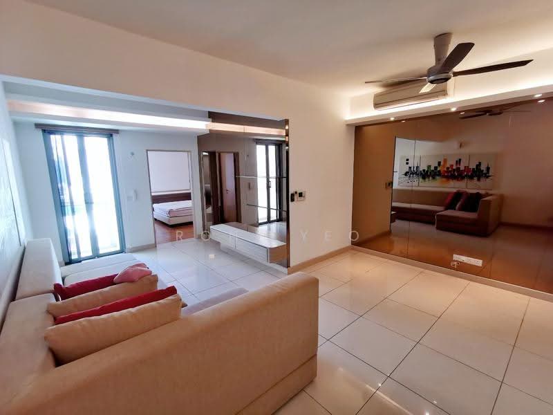 Kediaman Servis untuk Dijual di Suasana Bukit Ceylon / Raja Chulan Residences - Rony Yeo - Living Room - PropertyGuru.com.my