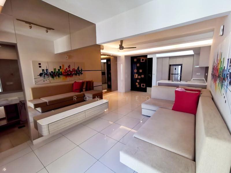 Kediaman Servis untuk Dijual di Suasana Bukit Ceylon / Raja Chulan Residences - Rony Yeo - Living Room - PropertyGuru.com.my