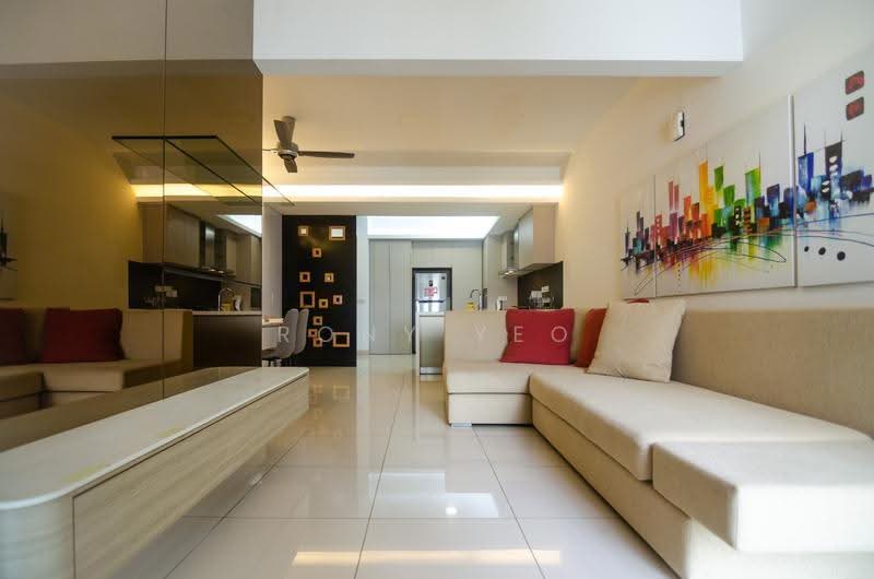 Kediaman Servis untuk Dijual di Suasana Bukit Ceylon / Raja Chulan Residences - Rony Yeo - Living Room - PropertyGuru.com.my
