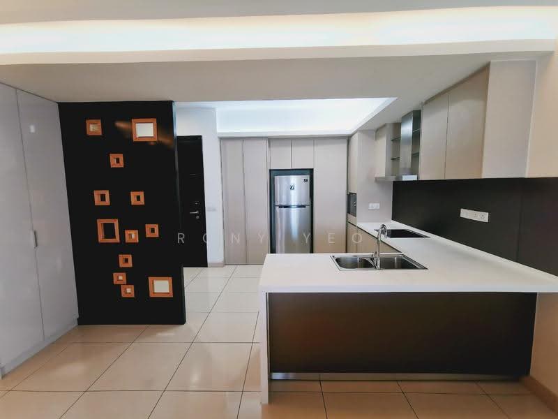 Kediaman Servis untuk Dijual di Suasana Bukit Ceylon / Raja Chulan Residences - Rony Yeo - Kitchen - PropertyGuru.com.my