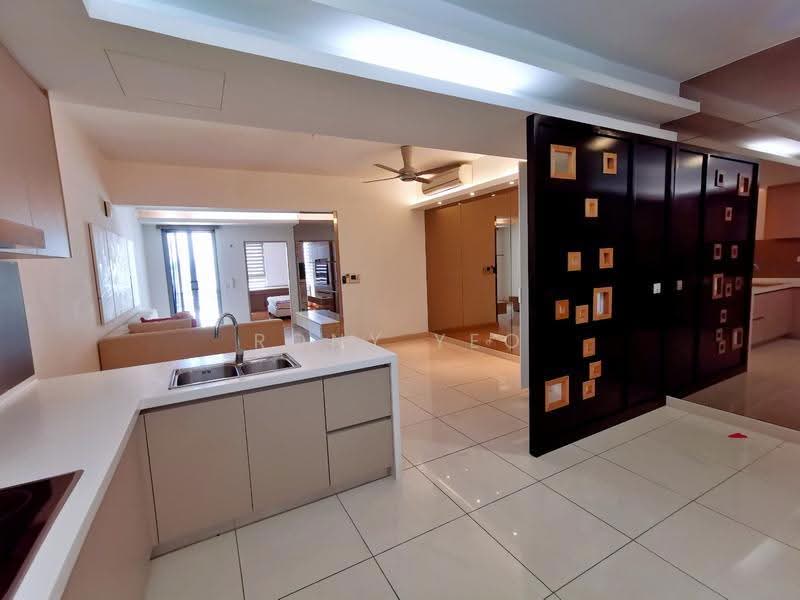 Kediaman Servis untuk Dijual di Suasana Bukit Ceylon / Raja Chulan Residences - Rony Yeo - Living Room - PropertyGuru.com.my