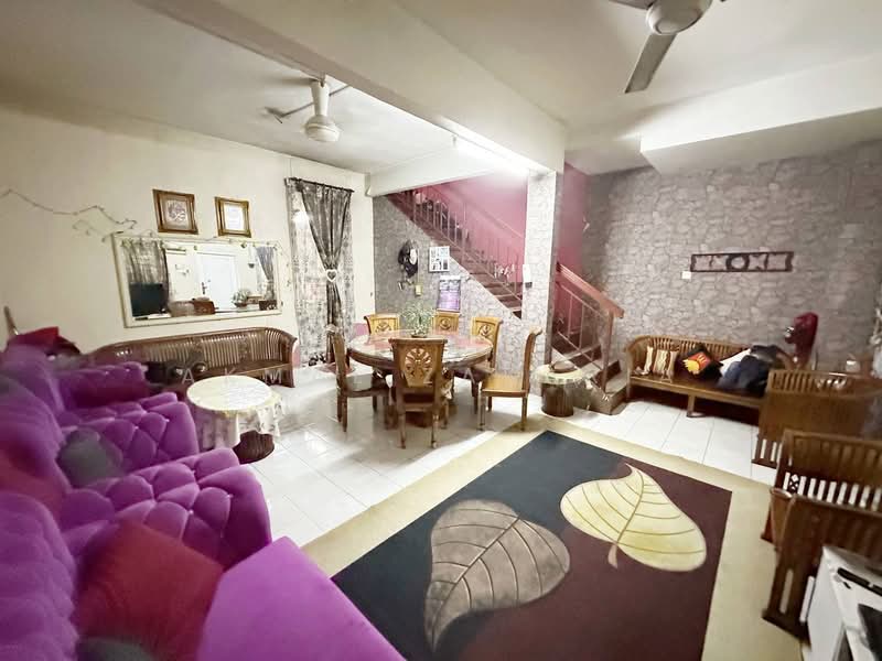 2-storey Terraced House for Sale in Nilai (Negeri Sembilan) - Akmal Zakaria - Living Room - PropertyGuru.com.my