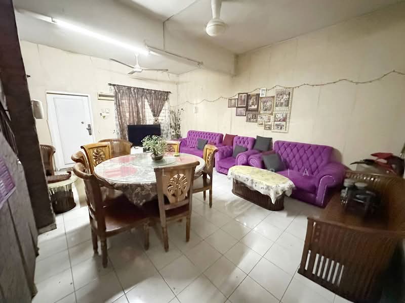 2-storey Terraced House for Sale in Nilai (Negeri Sembilan) - Akmal Zakaria - Living Room - PropertyGuru.com.my