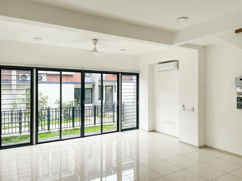 Ilham Residence @ City of Elmina untuk Untuk Disewa - RM 2,500 /bulan, Mac 2026 - Living Room - PropertyGuru.com.my