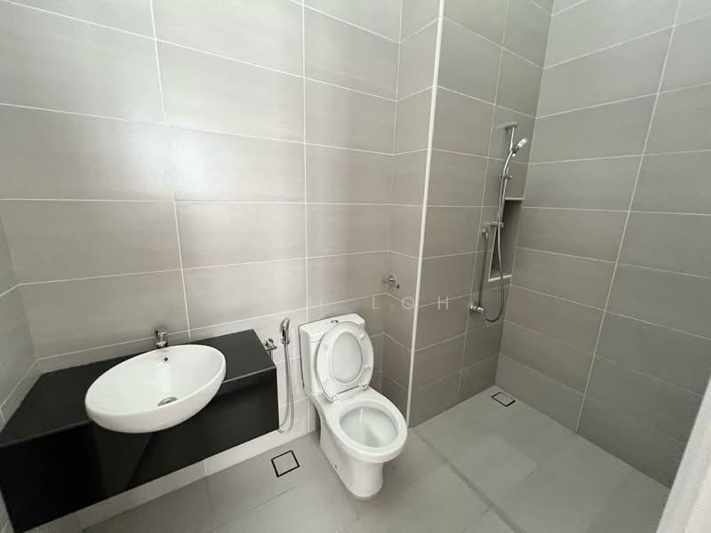 Semi-Detached House for Sale in Taman Ekoflora (Johor Bahru) - Tom Loh - Bathroom - PropertyGuru.com.my