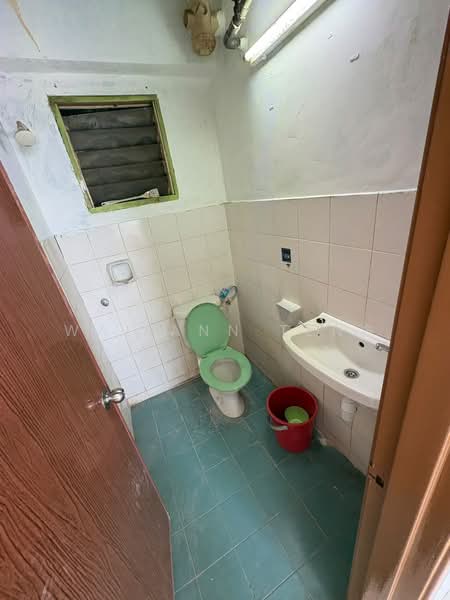 Apartment for Rent at Pangsapuri Vista Serdang - Wai Ann Teng - Bathroom - PropertyGuru.com.my