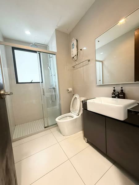 Kondominium untuk Dijual di Bay Point @ Country Garden Danga Bay - Elyn Chai - Bathroom - PropertyGuru.com.my