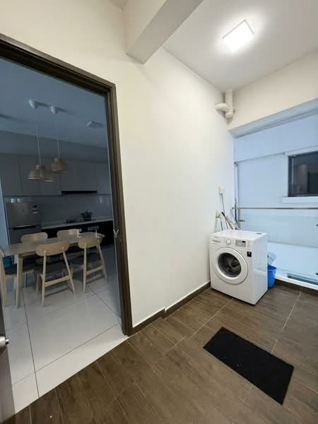 Kondominium untuk Dijual di Bay Point @ Country Garden Danga Bay - Elyn Chai - Kitchen - PropertyGuru.com.my