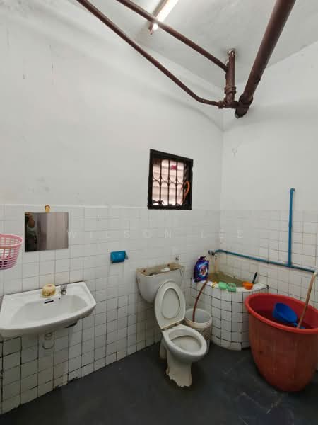Taman Wahyu untuk Untuk Dijual - RM 780,000, Mac 2026 - Bathroom - PropertyGuru.com.my
