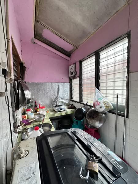 1-storey Terraced House for Sale in Taman Ehsan (Kepong) - Kenji Ti - Kitchen - PropertyGuru.com.my