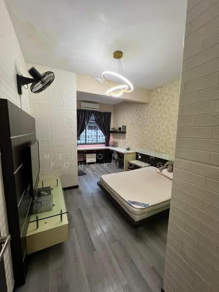 2-storey Terraced House for Sale in Taman Gaya (Ulu Tiram) - Nelson Tan Poh Kiong - Bedroom - PropertyGuru.com.my