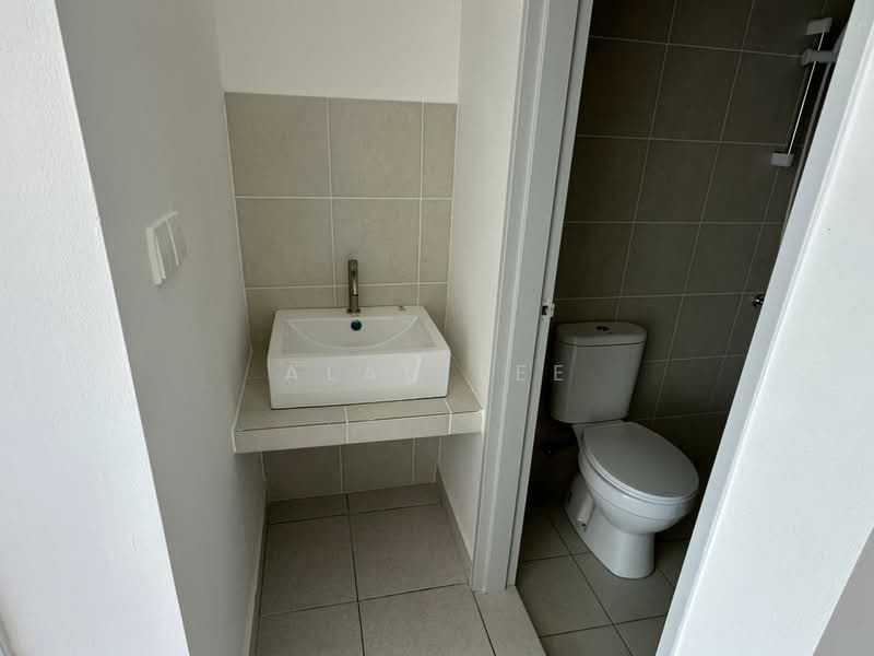 Condominium for Sale at Residensi Bukit Palma 3 (Palm Hill Residence 3) - Alan Lee - Bathroom - PropertyGuru.com.my