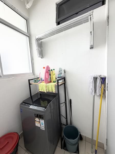 Kediaman Servis untuk Disewa di Traders Garden @ Cheras Selatan - CK Yee - Balcony - PropertyGuru.com.my
