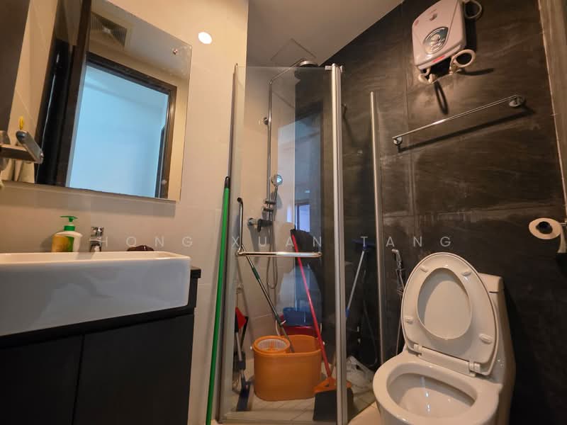 Bay Point @ Country Garden Danga Bay untuk Untuk Disewa - RM 2,800 /bulan, Mac 2026 - Bathroom - PropertyGuru.com.my