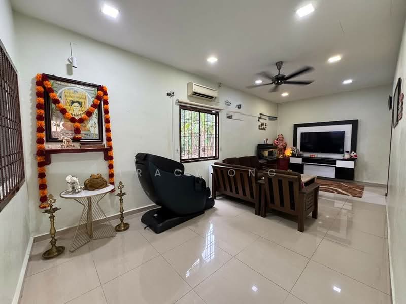 1-storey Terraced House for Sale in Taman Puteri Wangsa (Ulu Tiram) - Tracy Ong - Living Room - PropertyGuru.com.my