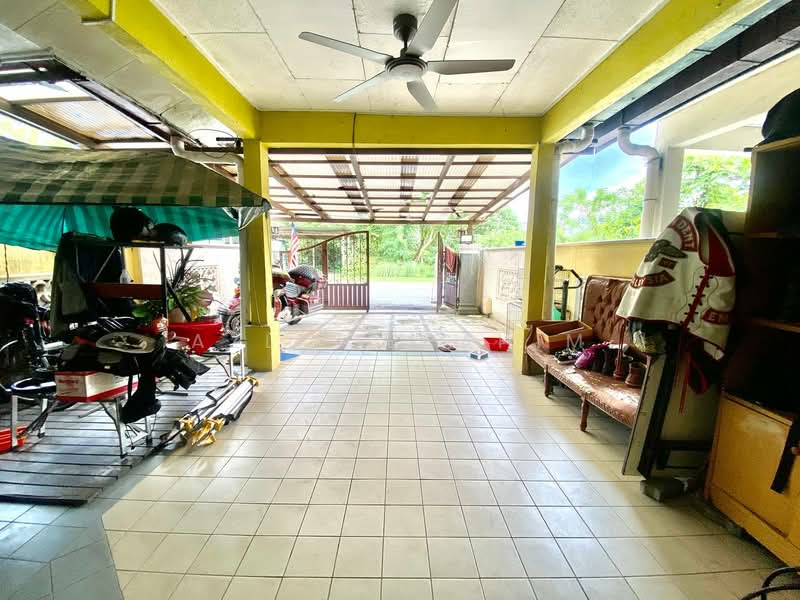 2-storey Terraced House for Sale in Seksyen 4 (Bangi) - Azli Ibrahim - Exterior - PropertyGuru.com.my