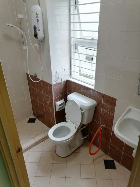 Desa Impiana untuk Untuk Disewa - RM 1,500 /bulan, Mac 2026 - Bathroom - PropertyGuru.com.my