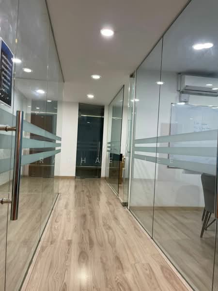 Shop / Office for Rent in Bandar Puteri Puchong (Puchong) - Rachael Lee - Corridor - PropertyGuru.com.my