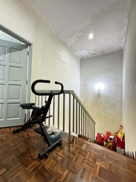 1.5-storey Terraced House for Sale in BANDAR PUCHONG JAYA (Puchong) - Jayden Lee - Corridor - PropertyGuru.com.my