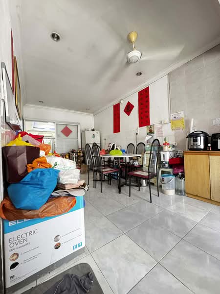 1.5-storey Terraced House for Sale in BANDAR PUCHONG JAYA (Puchong) - Jayden Lee - Dining Room - PropertyGuru.com.my