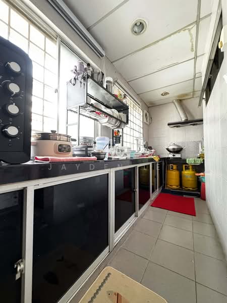 1.5-storey Terraced House for Sale in BANDAR PUCHONG JAYA (Puchong) - Jayden Lee - Kitchen - PropertyGuru.com.my