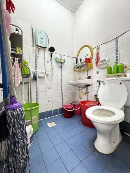 1.5-storey Terraced House for Sale in BANDAR PUCHONG JAYA (Puchong) - Jayden Lee - Bathroom - PropertyGuru.com.my