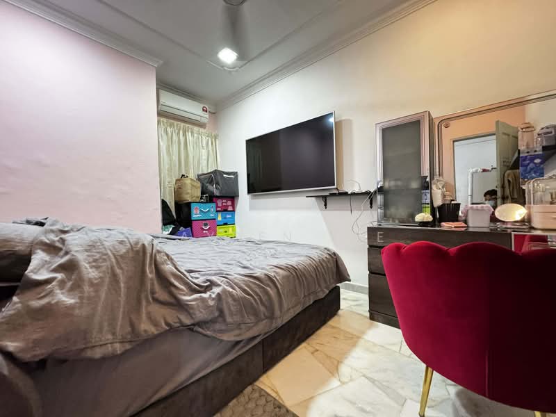1.5-storey Terraced House for Sale in BANDAR PUCHONG JAYA (Puchong) - Jayden Lee - Bedroom - PropertyGuru.com.my