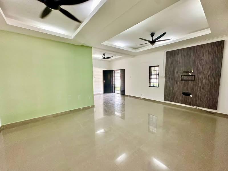 2-storey Terraced House for Sale in Seksyen 7 (Shah Alam) - Deeya Yusof - Living Room - PropertyGuru.com.my
