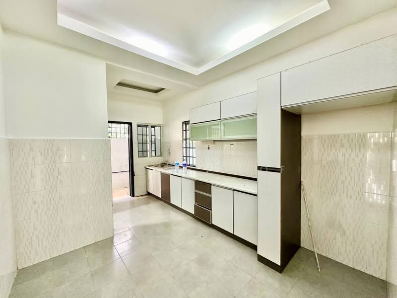 2-storey Terraced House for Sale in Seksyen 7 (Shah Alam) - Deeya Yusof - Kitchen - PropertyGuru.com.my