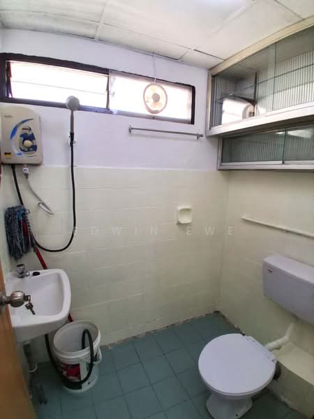 Taman Jubilee Phase 4 untuk Untuk Disewa - RM 850 /bulan, Mac 2026 - Bathroom - PropertyGuru.com.my