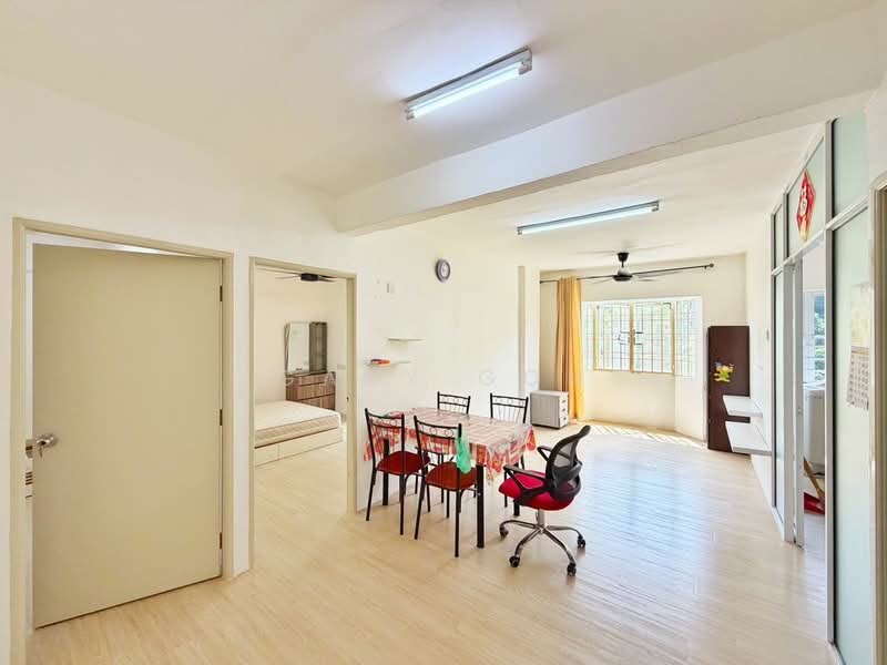 Apartment for Sale at Sri Impian - Gary Goh - Bedroom - PropertyGuru.com.my