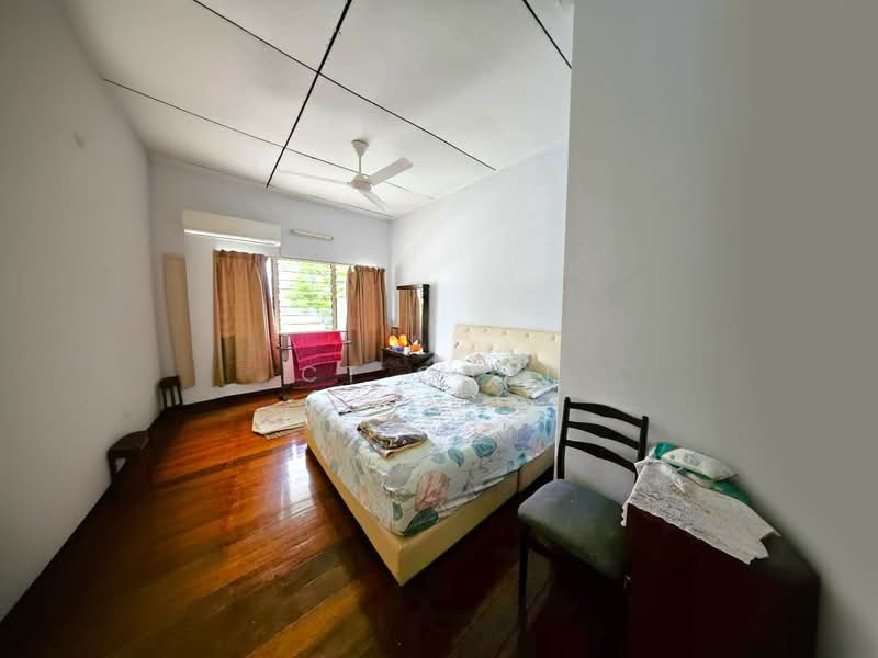 Semi-Detached House for Sale in Island Park (Jelutong) - CT CHAI - Bedroom - PropertyGuru.com.my