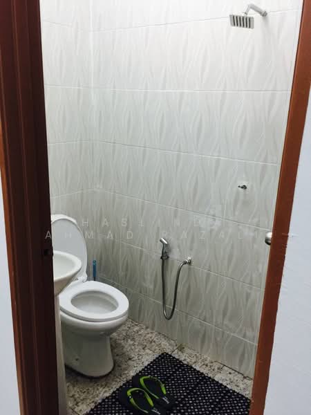 2-storey Terraced House for Rent in Bangi (Selangor) - Haslinda Ahmad Razali - Bathroom - PropertyGuru.com.my