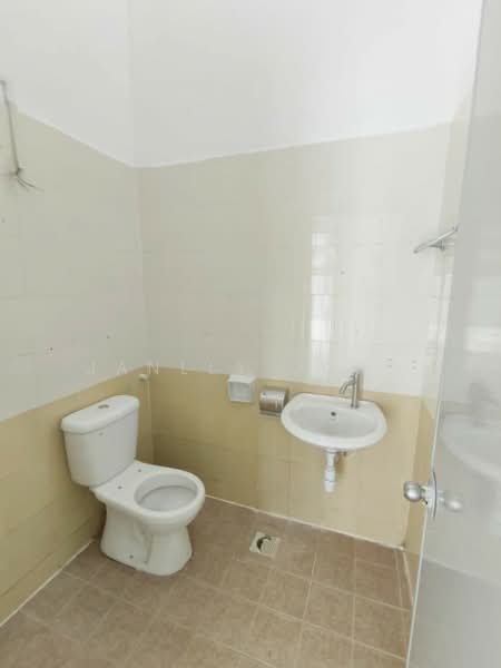 Mutiara Rini Mutiaras Rinis untuk Untuk Dijual - RM 750,000, Mac 2026 - Bathroom - PropertyGuru.com.my