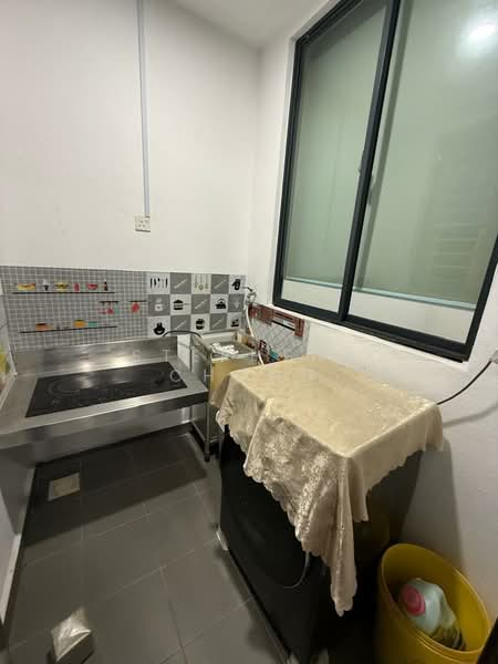 Service Residence @ Landmark Residence 1 untuk Untuk Disewa - RM 2,400 /bulan, Mac 2026 - Kitchen - PropertyGuru.com.my