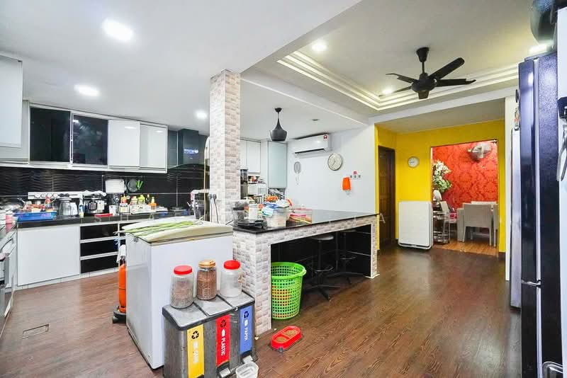 Taman Seri Ampang untuk Untuk Dijual - RM 1,700,000, Mac 2026 - Kitchen - PropertyGuru.com.my