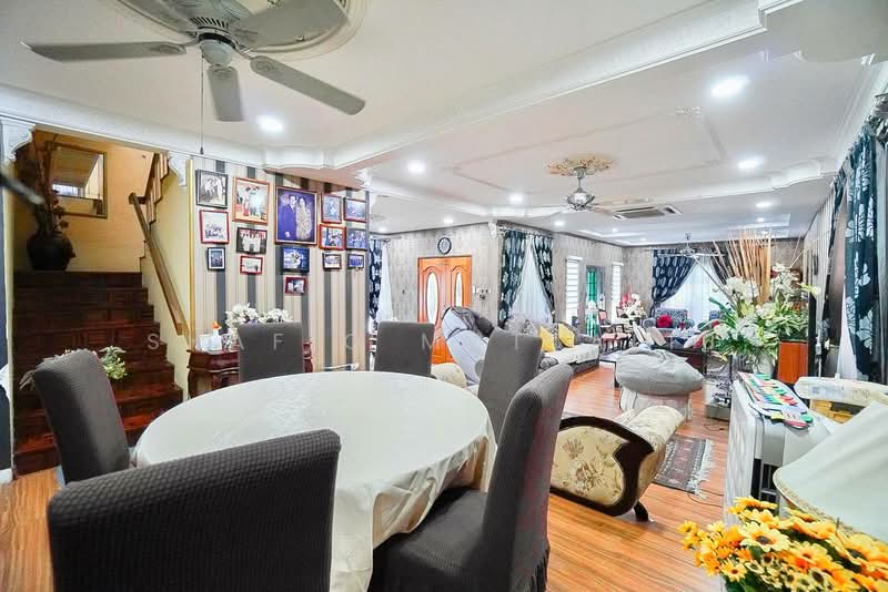 Taman Seri Ampang untuk Untuk Dijual - RM 1,700,000, Mac 2026 - Living Room - PropertyGuru.com.my