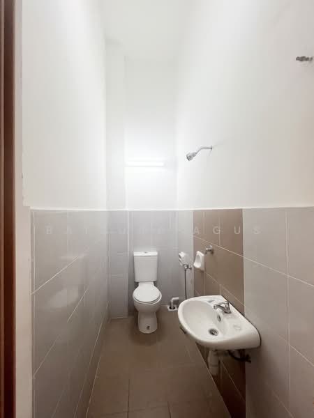 2-storey Terraced House for Sale in Semenyih Parklands (Beranang) - Baizura Agus - Bathroom - PropertyGuru.com.my