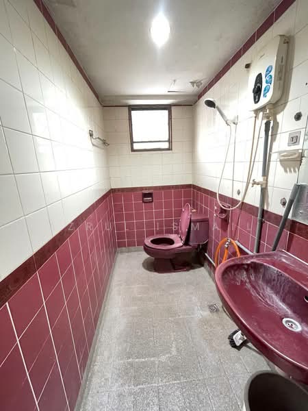 Condominium for Sale at Le Jardine Condominium - Azrul Ismail - Bathroom - PropertyGuru.com.my