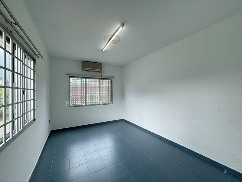 1-storey Terraced House for Sale in Taman Puteri Wangsa (Ulu Tiram) - Phoebe Foo - Interior - PropertyGuru.com.my