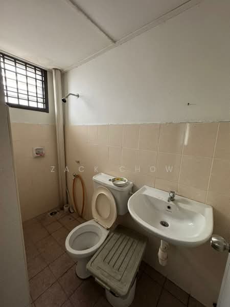 Shop for Sale in Taman Rinting (Masai) - Zack Chow - Bathroom - PropertyGuru.com.my