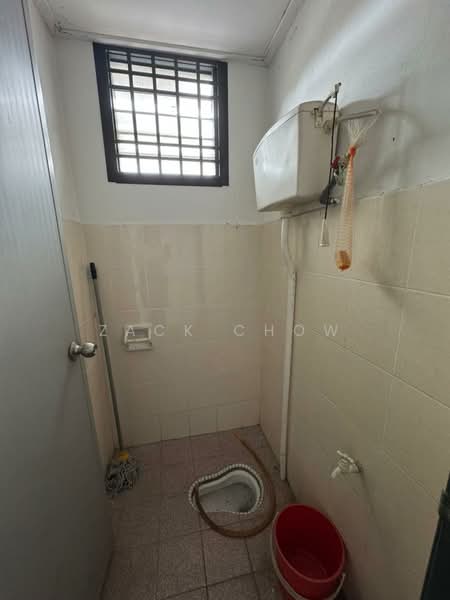 Shop for Sale in Taman Rinting (Masai) - Zack Chow - Bathroom - PropertyGuru.com.my