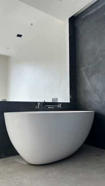 Kondominium untuk Dijual di Emerald Residence - Andrew Lim - Bathroom - PropertyGuru.com.my