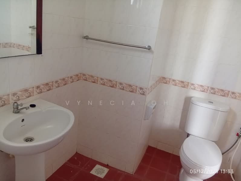 Apartment for Rent at Parkview Towers - Vynecia Oh - Bathroom - PropertyGuru.com.my