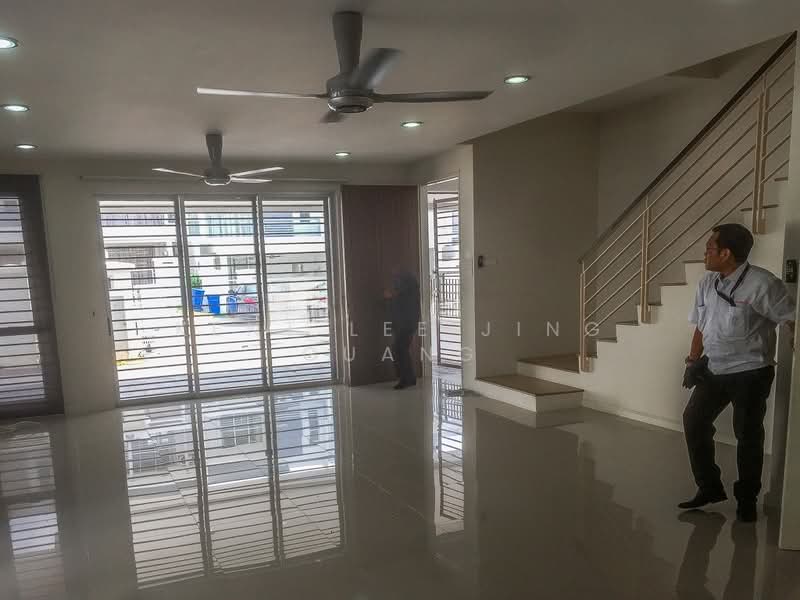 2.5-storey Terraced House for Sale in Sunway Alam Suria (Shah Alam) - Kent Lee Jing Guang - Living Room - PropertyGuru.com.my