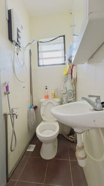 Taman Bukit Kristal untuk Untuk Dijual - RM 360,000, Mac 2026 - Bathroom - PropertyGuru.com.my