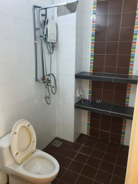 Alam Nusantara untuk Untuk Disewa - RM 2,300 /bulan, Mac 2026 - Bathroom - PropertyGuru.com.my