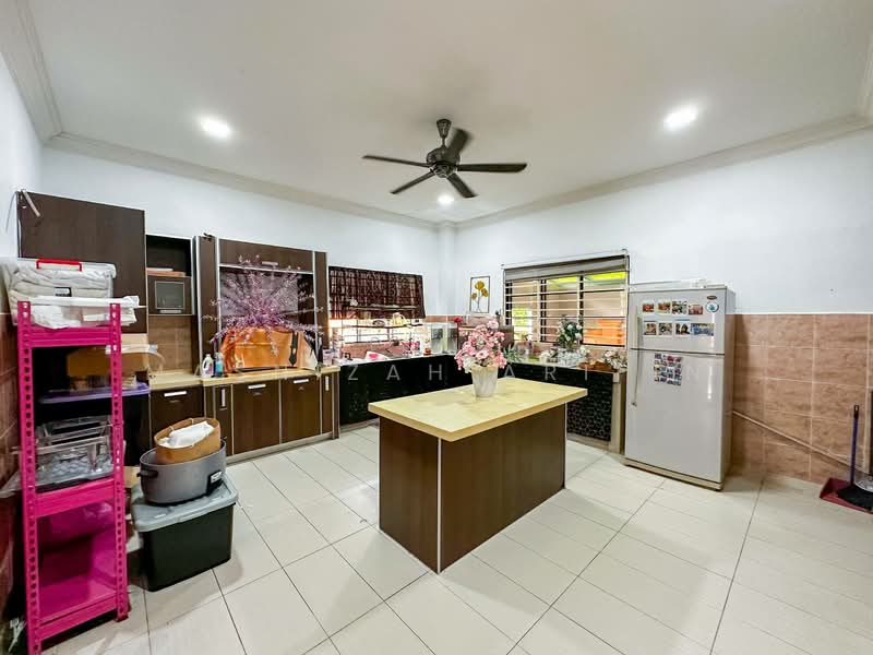 Taman Desa Impian Kajang untuk Untuk Dijual - RM 1,200,000, Mac 2026 - Kitchen - PropertyGuru.com.my